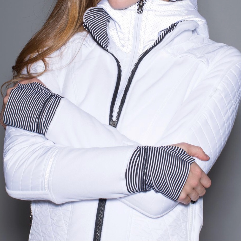 EUC Lululemon Fleecy Keen white with stripes sz 2